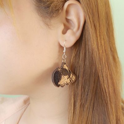 گوشواره چوبی طرح بچه آویزون