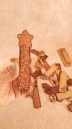 بوکمارک چوبی طرح آسمان شب