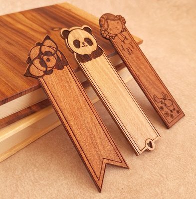 بوکمارک چوبی طرح قندک