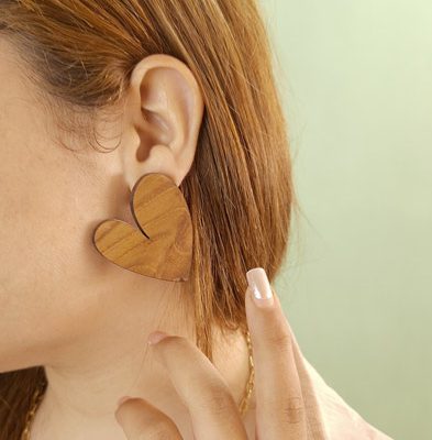 گوشواره چوبی طرح قلب دفرمه