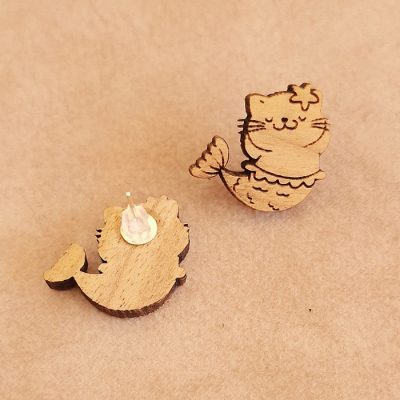 گوشواره چوبی طرح پری گربه‌ای