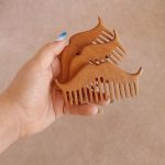 شانه چوبی مردانه طرح پوآرو