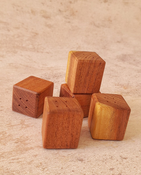 نمکدان چوبی